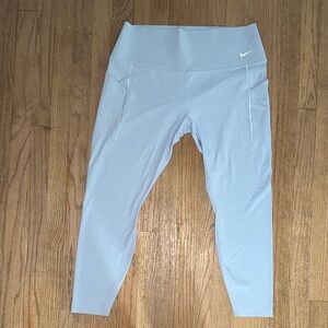 Nike Universa Women’s 7/8 Length Leggings